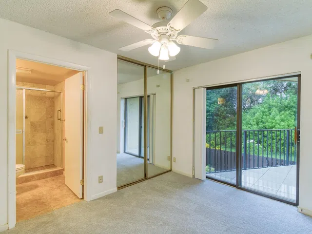 Unit Apt D photo 28