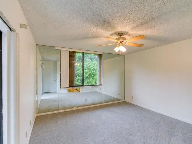 Unit Apt D photo 36