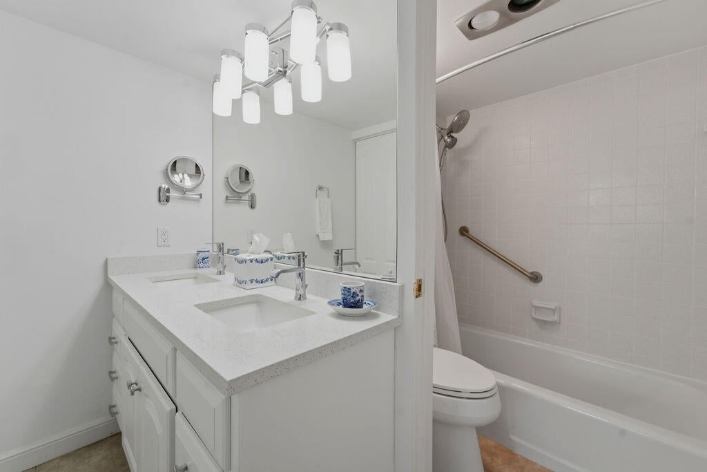 Aquarius Condominium Unit 203 photo 11