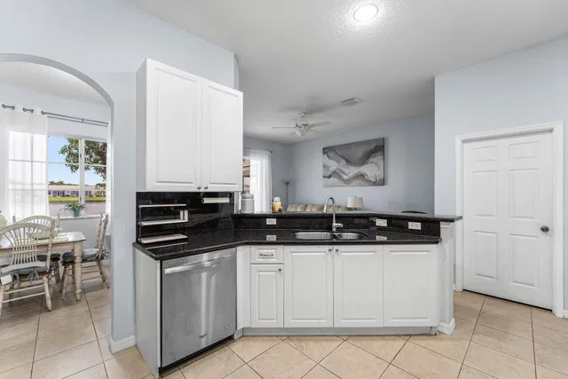 West Palm Beach Residence photo 15