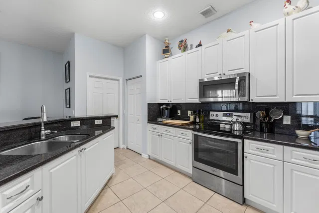 West Palm Beach Residence photo 17