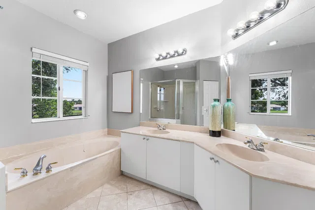 West Palm Beach Residence photo 23