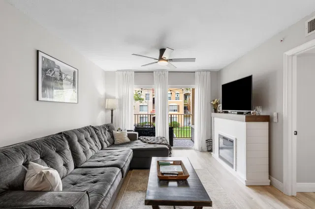  Unit 202 photo 4