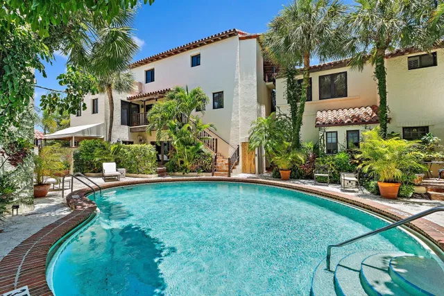 In-Town Palm Beach Residence photo 5