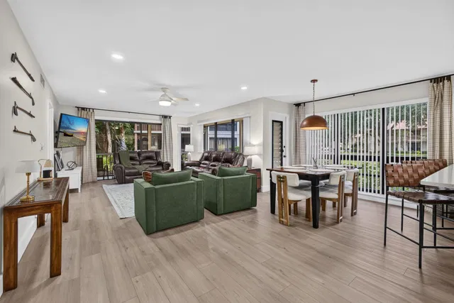 PGA National Palm Beach Gardens Unit 124 photo 4