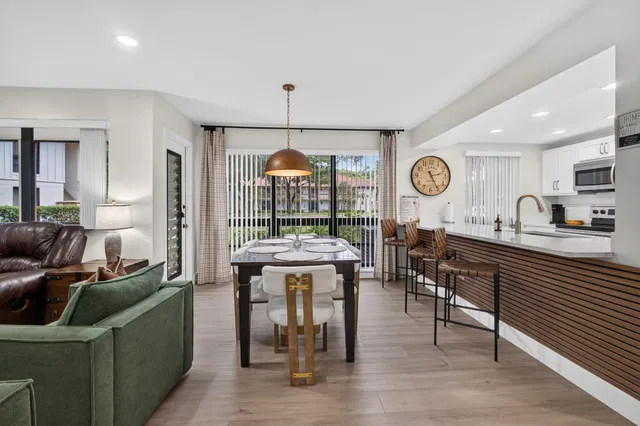 PGA National Palm Beach Gardens Unit 124 photo 5