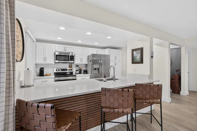 PGA National Palm Beach Gardens Unit 124 photo 8