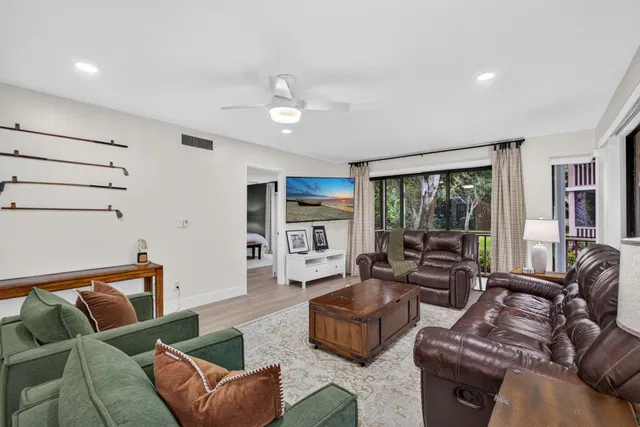 PGA National Palm Beach Gardens Unit 124 photo 10