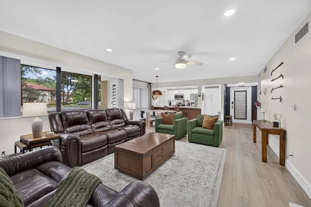 PGA National Palm Beach Gardens Unit 124 photo 11