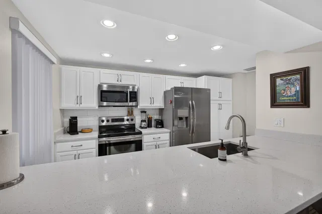 PGA National Palm Beach Gardens Unit 124 photo 16