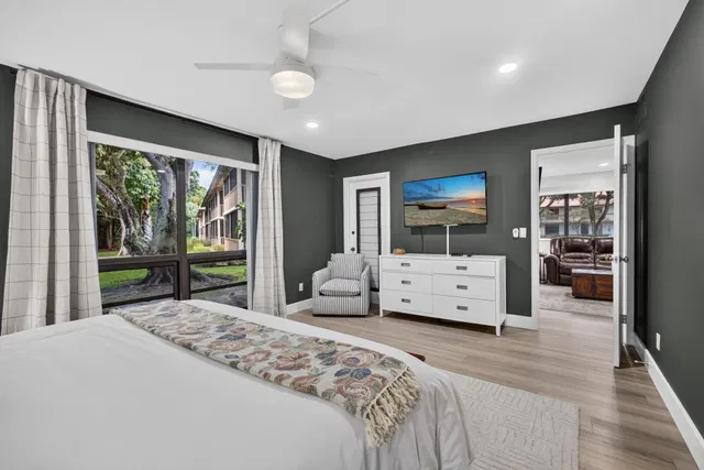 PGA National Palm Beach Gardens Unit 124 photo 24