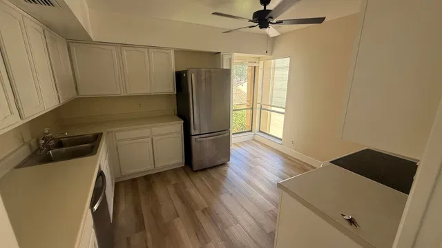 Unit 206 photo 11