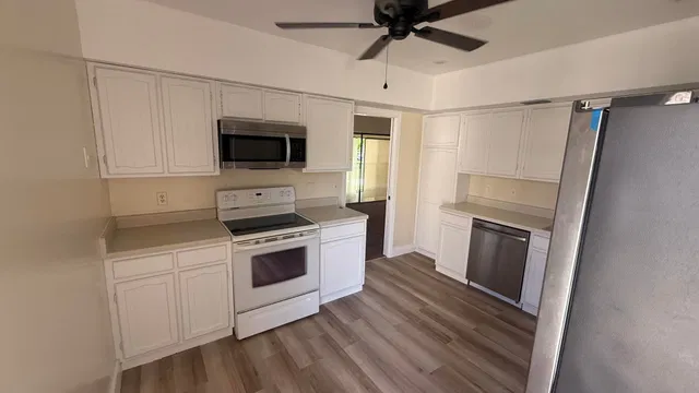 Unit 206 photo 12