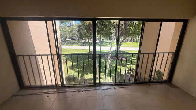 Unit 206 photo 28