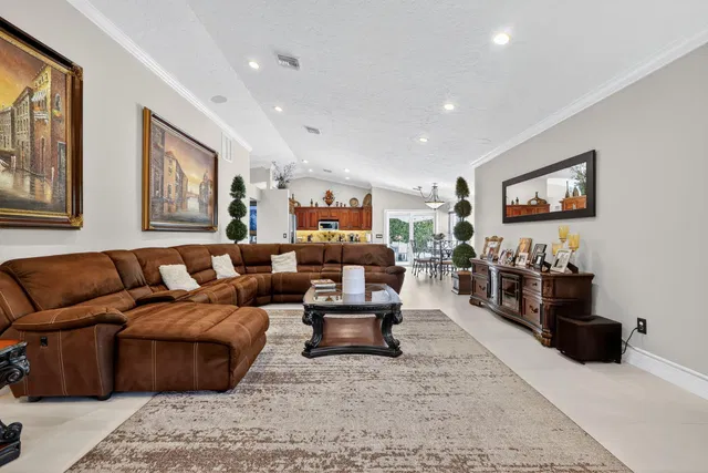  Residence photo 31