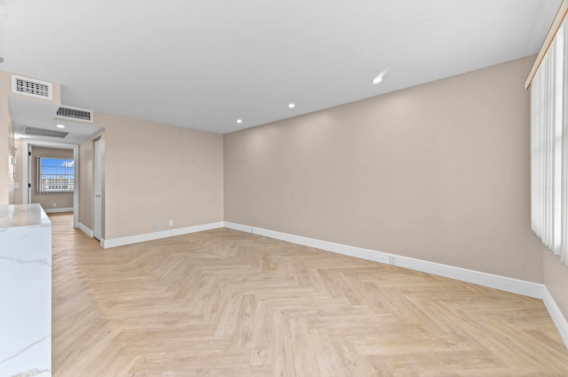 Residence photo 6