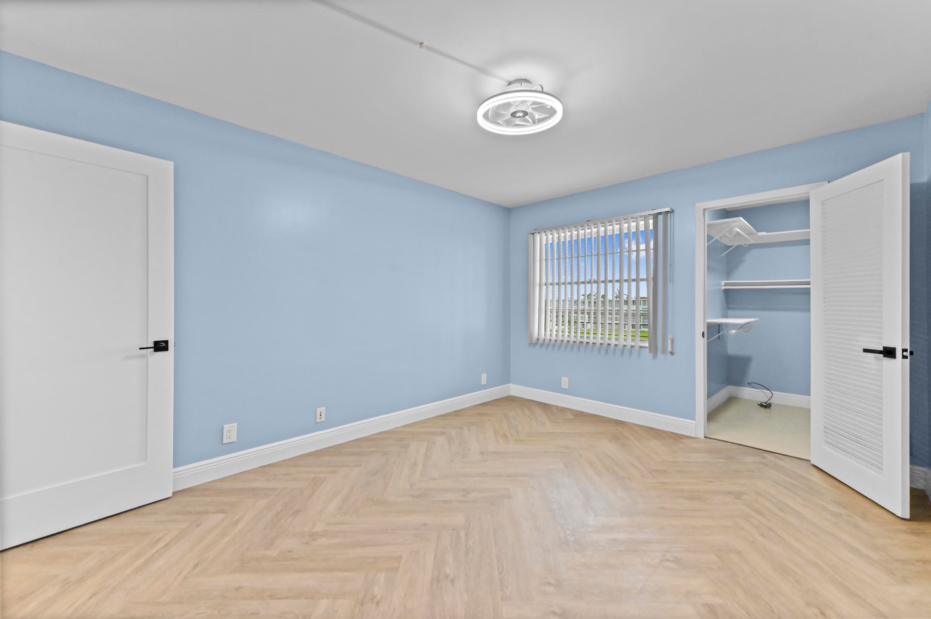 Residence photo 16