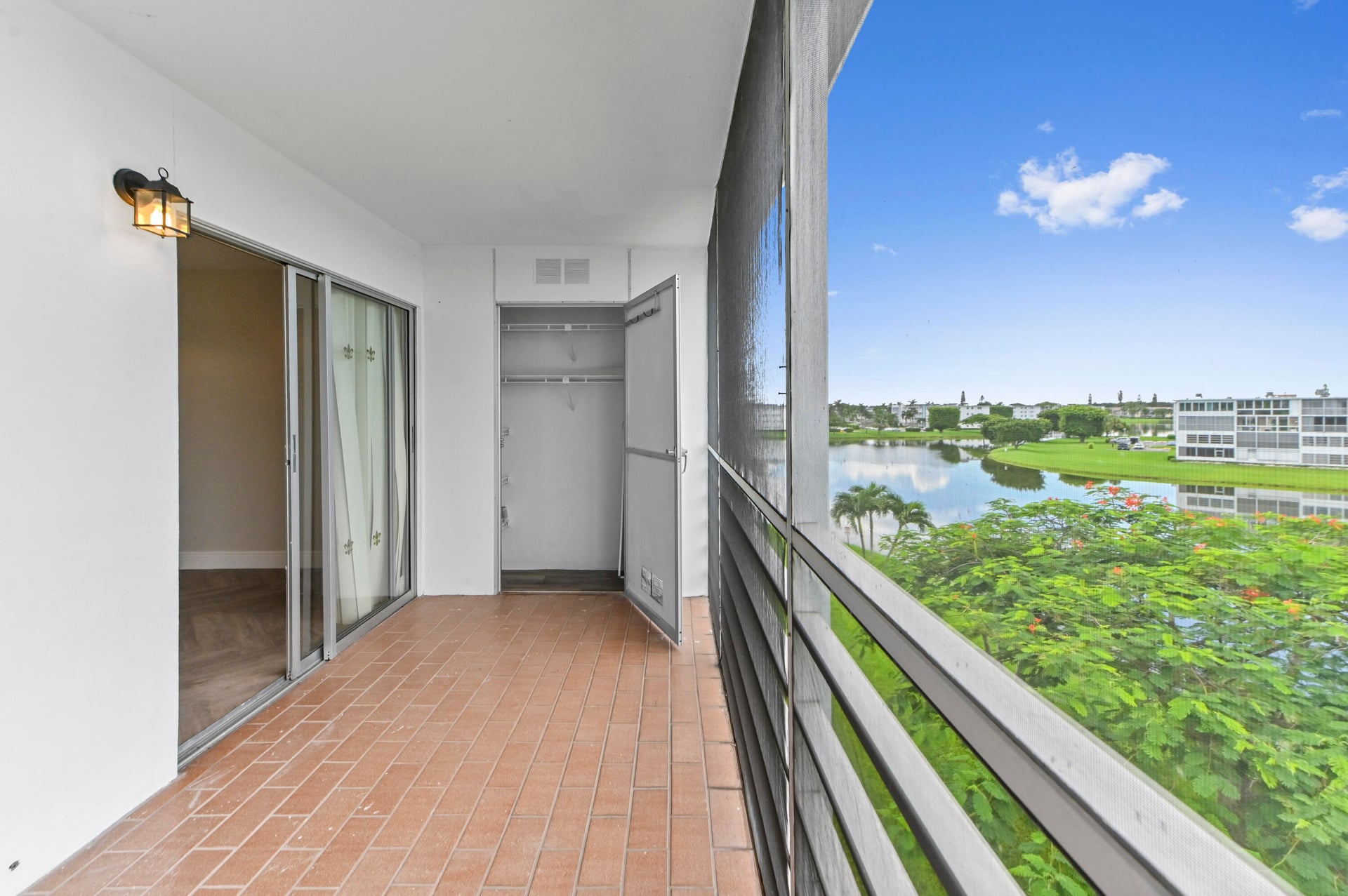 Residence photo 28