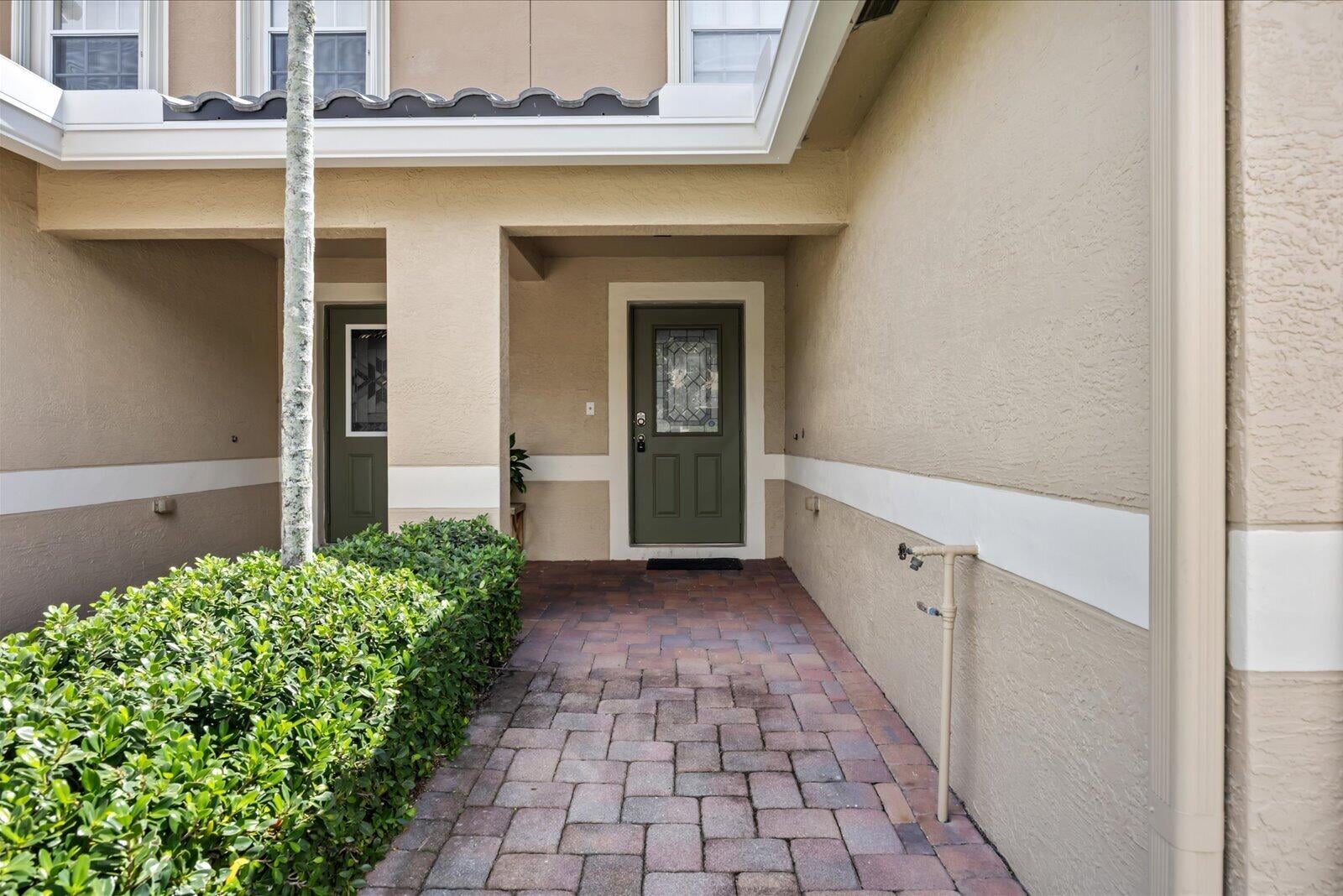 Residence photo 3