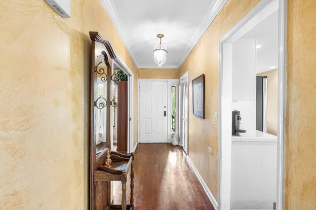 Unit 206 photo 8