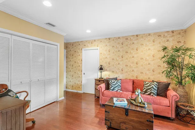 Unit 206 photo 10