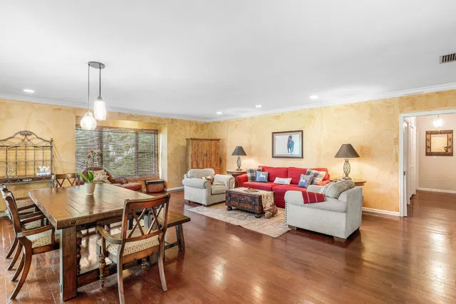 Unit 206 photo 15
