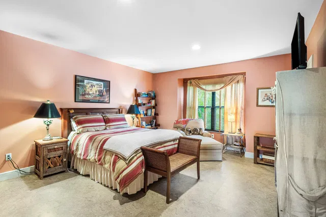 Unit 206 photo 22
