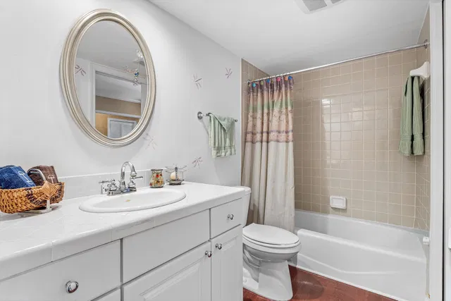 Unit 206 photo 33
