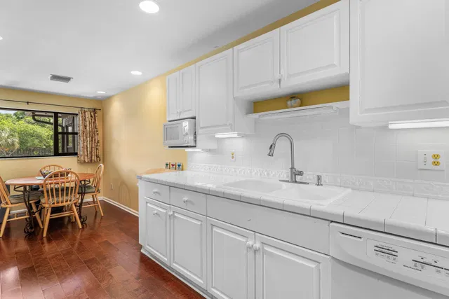 Unit 206 photo 38