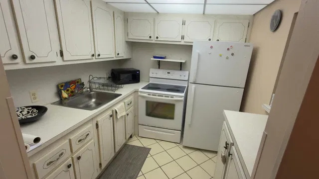 Unit 432 photo 7