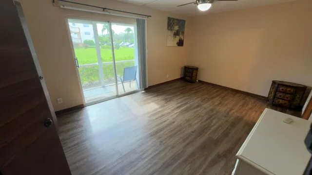 Unit 432 photo 9