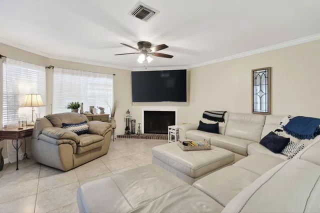Residence photo 10
