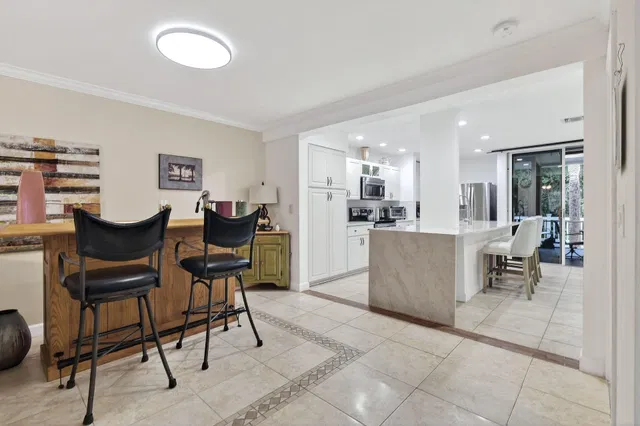 Residence photo 12