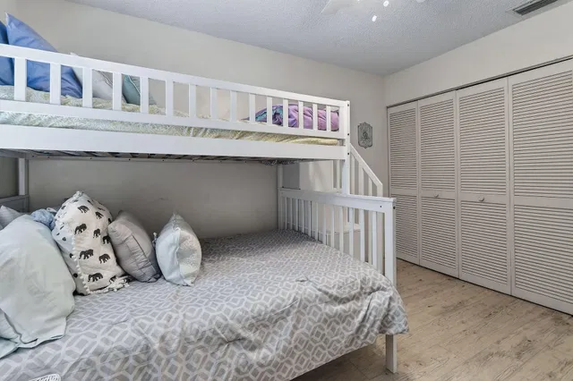 Residence photo 25