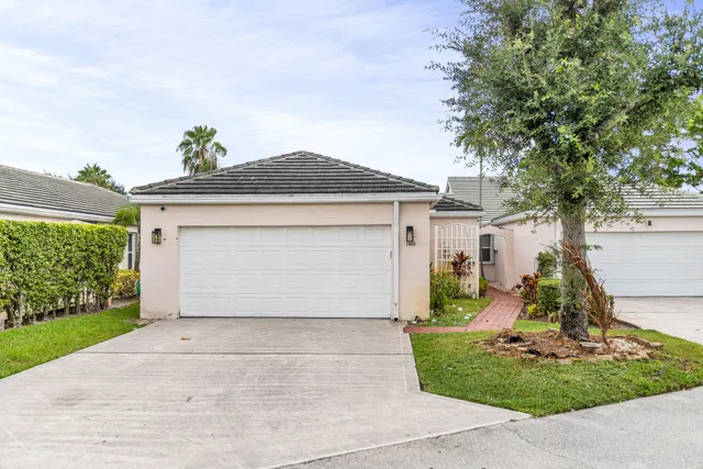 Residence photo 2