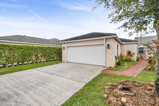Residence photo 3
