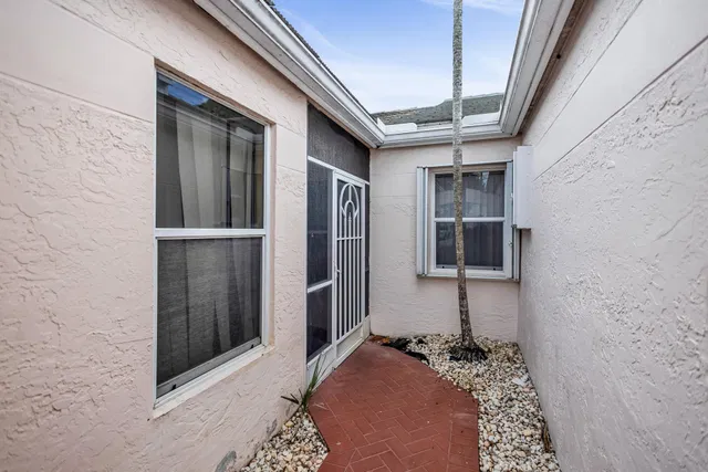 Residence photo 6