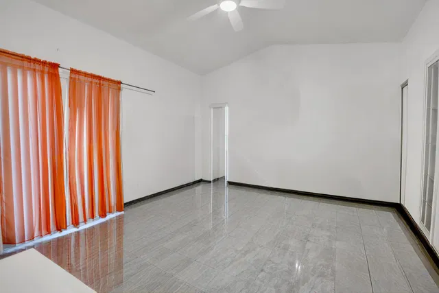 Residence photo 20