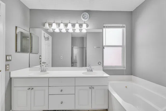 Residence photo 25