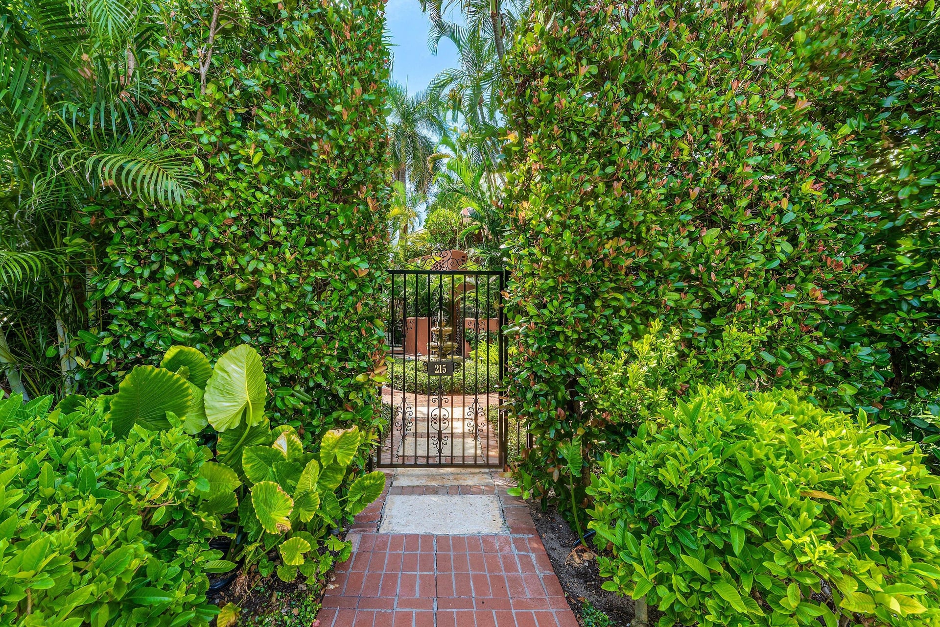 In-Town Palm Beach Unit 2 photo 2