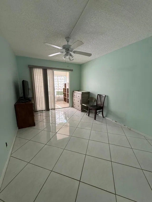 Unit 3018 photo 6