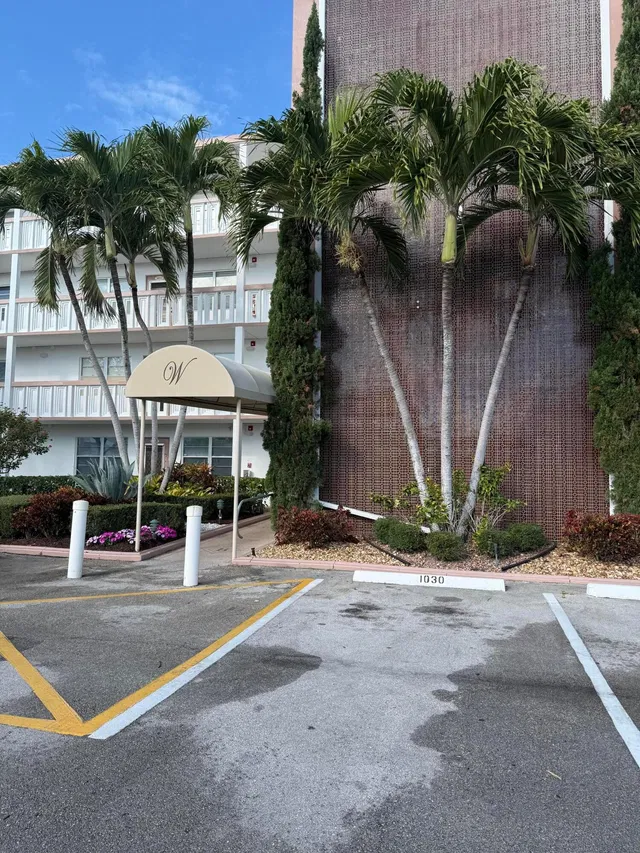 Unit 3018 photo 10