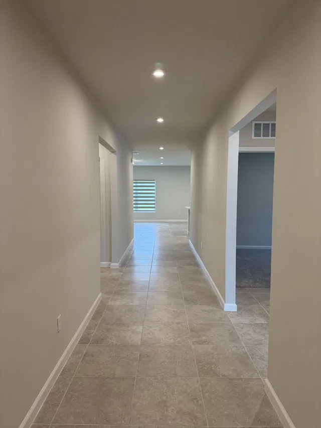 Residence photo 2