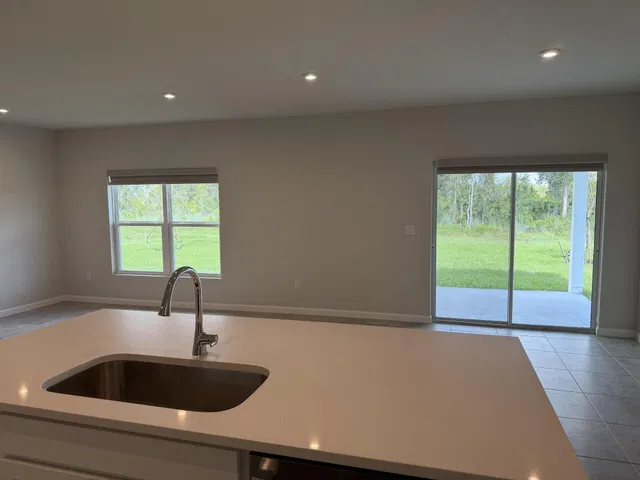 Residence photo 10