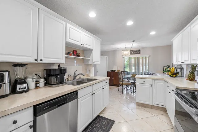  Residence photo 4