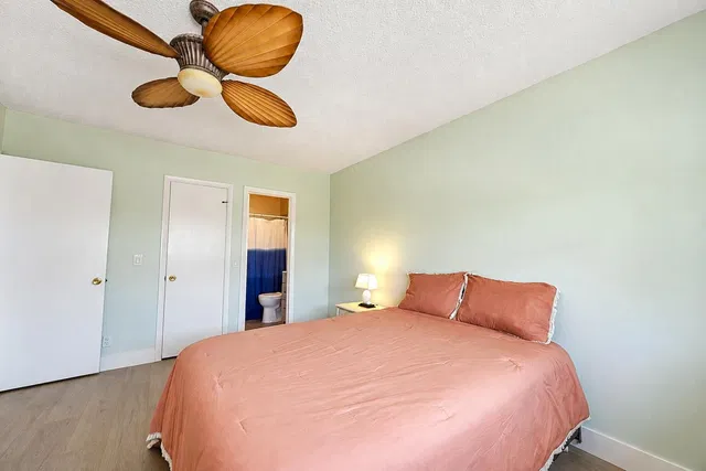 Unit D18 photo 10