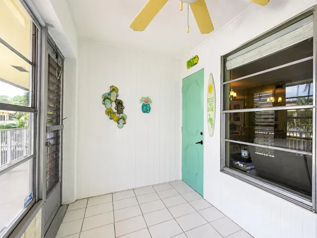 Unit D18 photo 17