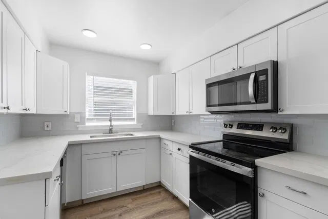 Old Northwood Residence photo 9