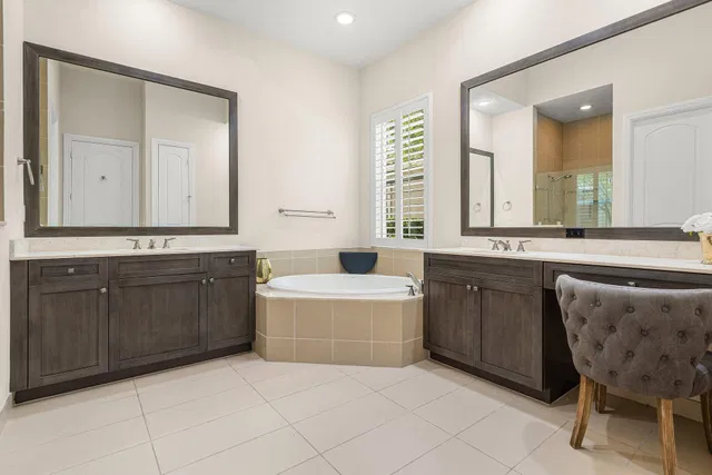 Residence photo 24