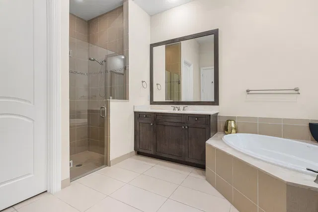 Residence photo 25